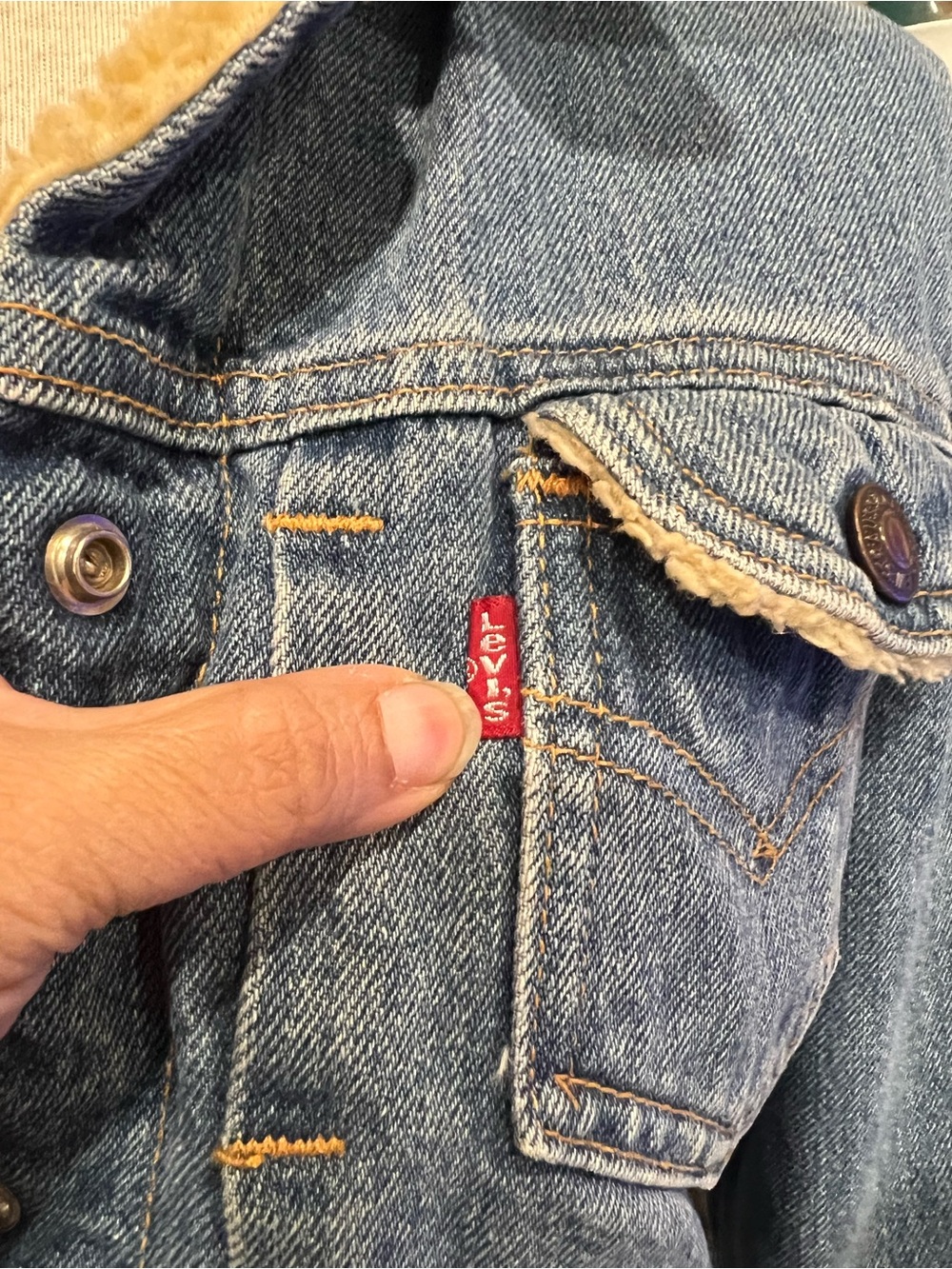 Vintage Levi s Woman-small Sherpa Lined Blue Jean Jacket - Picture 3 of 8